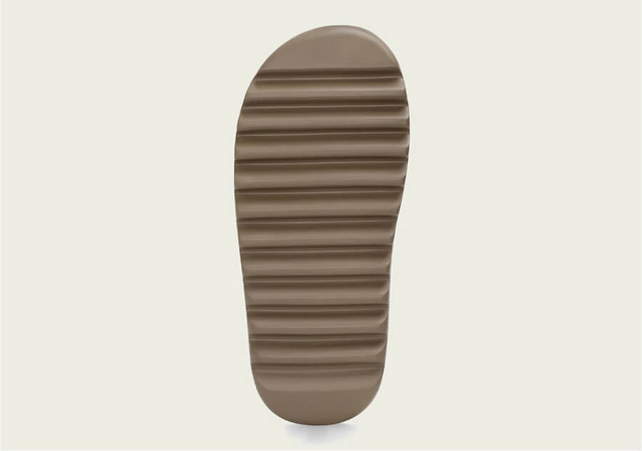 adidas Yeezy Slide アースブラウン/ボーン/レジン サンダル3色の人気